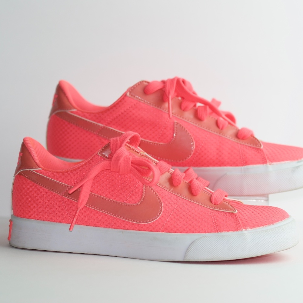 Size 8 Nike Classic Women's Sneakers